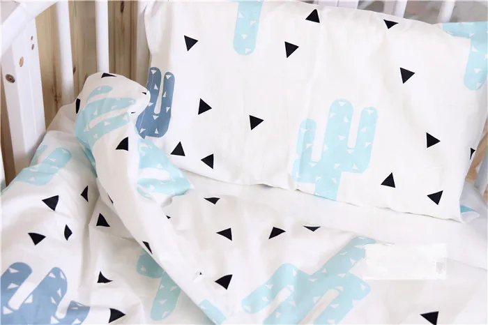 Комплект постельного белья для детей из 2 предметов пододеяльник наволочка 100%