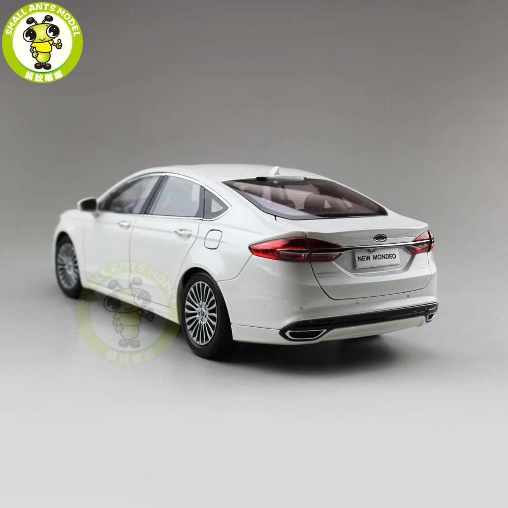 1/18 Ford New Mondeo литой под давлением металлический автомобиль модель игрушки для детей мальчик девочка Подарочная коллекция