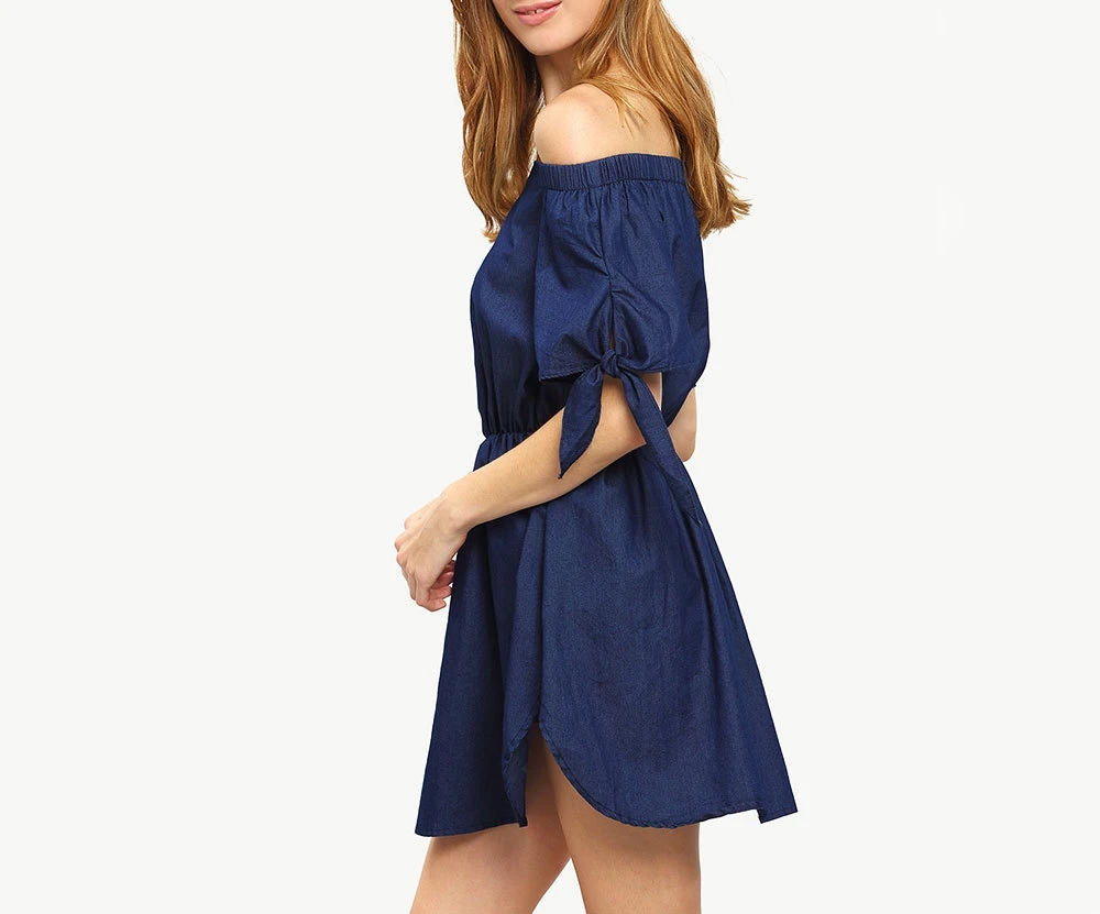 Женское джинсовое платье с вырезом лодочкой и бантом летнее стильное