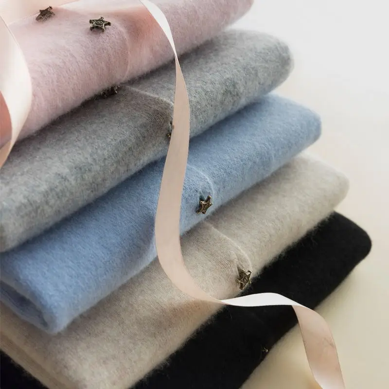 2019 early spring new cardigan sweater female V-neck cashmere solid color small fragrance wind knit slim bottom thin sec |