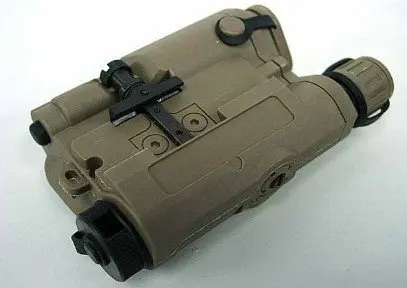 Чехол для аккумулятора страйкбола PEQ 15 футляр батареек AEG standard An peq RIS weaver rail