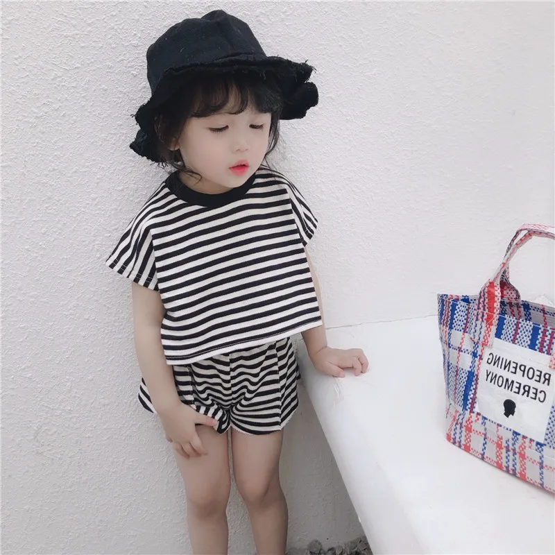 Комплект одежды для маленьких девочек 2 года летний комплект футболка в полоску и