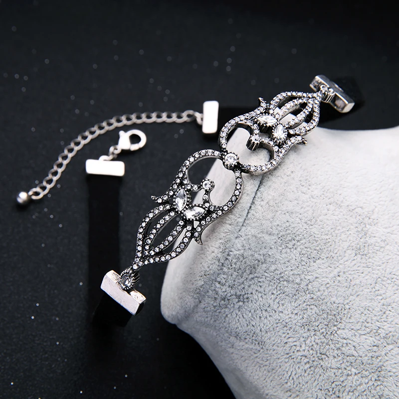 Ожерелье чокер Черное женское с геометрическим рисунком и кристаллами 2