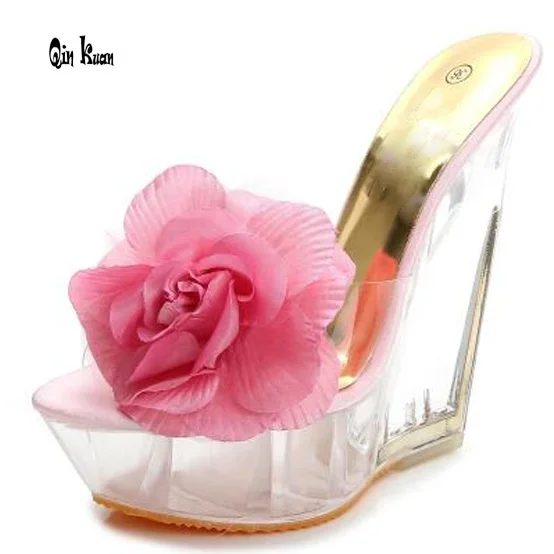pink Бренд "Qin kuan" Для женщин Красивые туфли принцессы пикантные прозрачные босоножки; туфли на танкетке; новые женские туфли; сандалии, украшенные цветами; обувь для вечеринок; большие размеры 34-40 Размеры - Цвет: pink