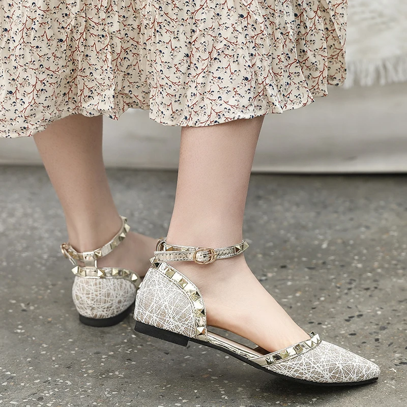 2018 Sandals buckle flat with rivets shoes womens sandals shallow pointed toe golden single women Q00005 | Обувь