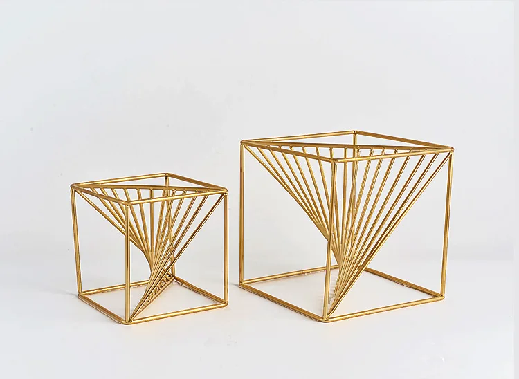 

Metal products creative geometry wrought iron ornaments study office crafts wine cabinet porch retro home decorations