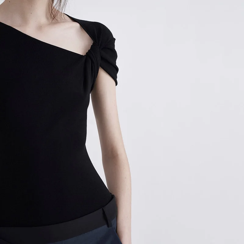 TWOTWINSTYLE футболка с открытыми плечами вязаная рюшами короткий рукав тонкая