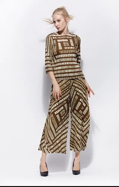 HOT SELLING Miyake fold striped three quarter round collar T-shirt + wide leg pants suit IN STOCK |