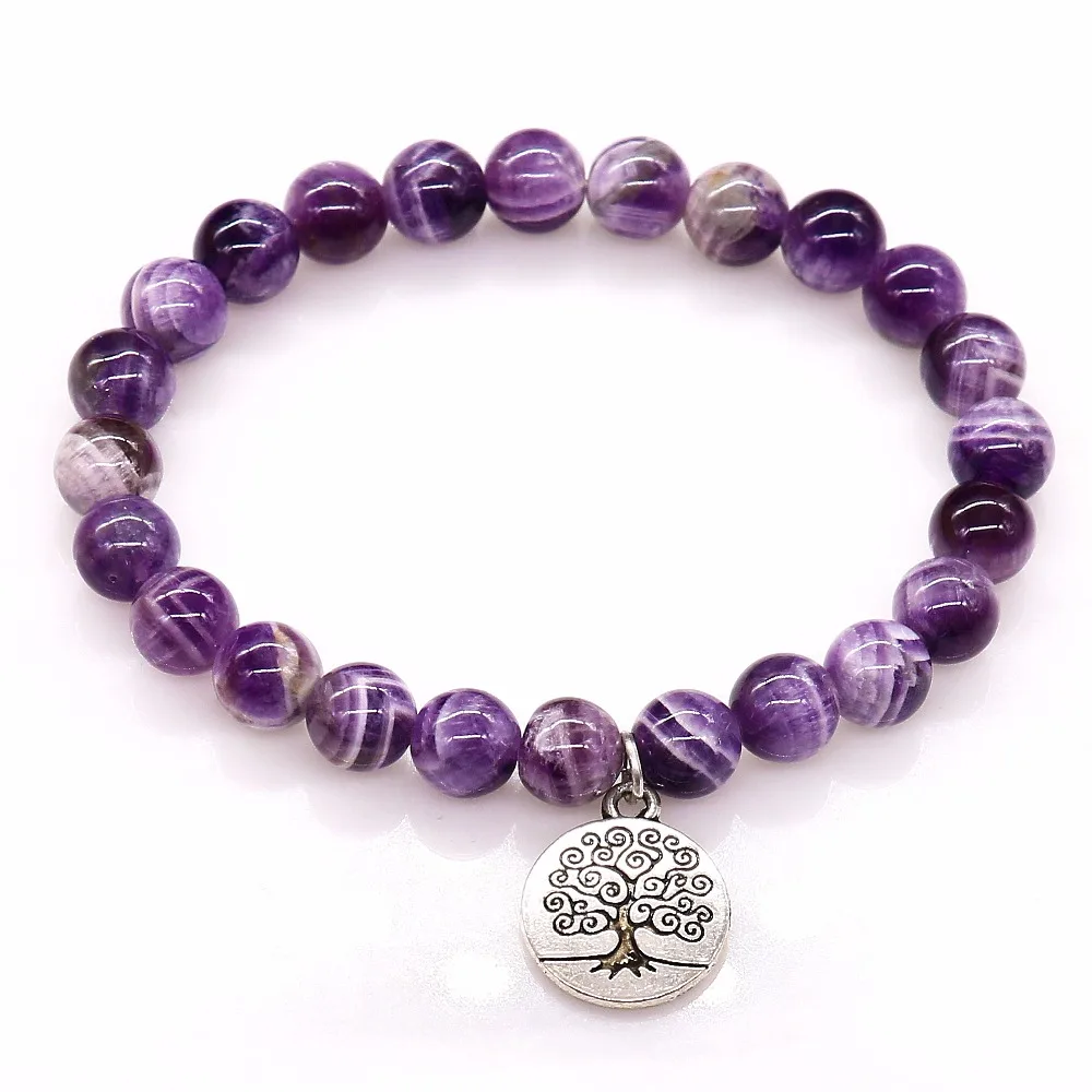 Женский браслет с фиолетовыми бусинами из натурального камня натуральным камнем