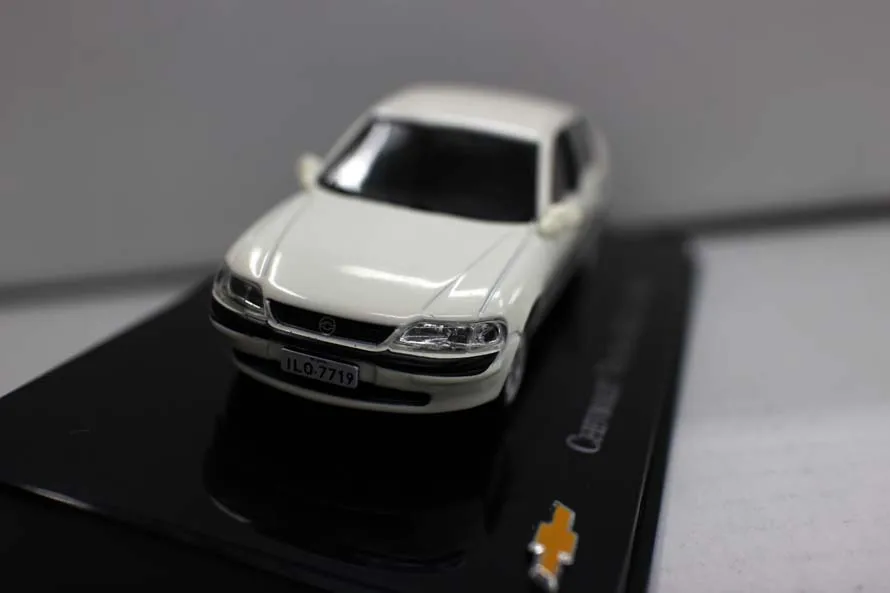 I XO 1:43 Chevrolet vectra gls2.2 1998 бутиковый автомобиль из сплава игрушки для детей Детские