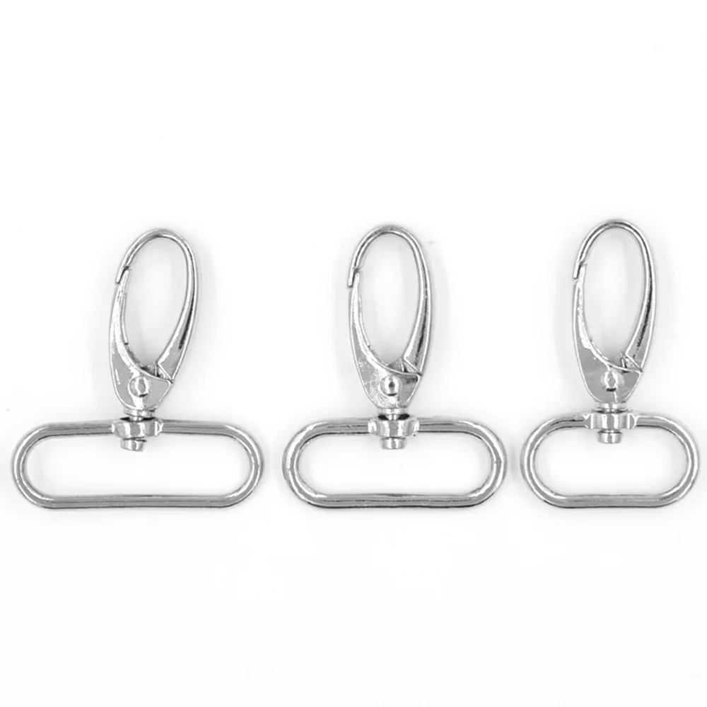 

32 mm wide diameter size. dog buckle. Lobster clasp. Bag buckles, chain buckle, key chain, jewelry clasp. Zinc alloy buckle