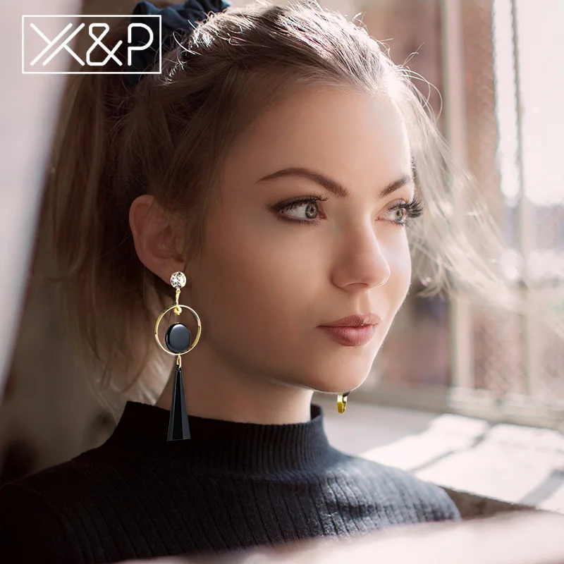 X & P корейские черные акриловые геометрические Висячие серьги для женщин модные