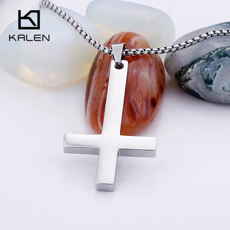 Ожерелье с крестом KALEN трехцветное для мужчин из нержавеющей стали золотого и черного цветов на длинной цепочке 72 см.