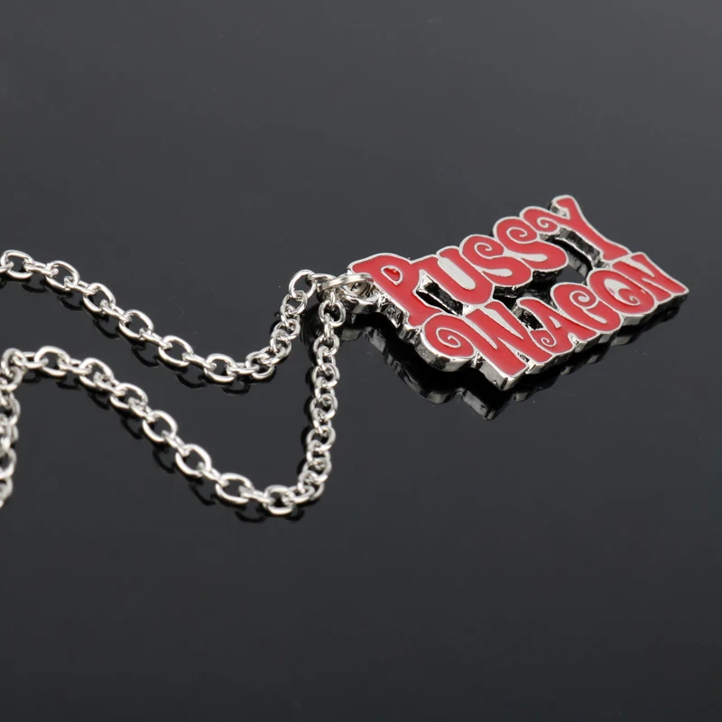 Ожерелье из сплава с подвесками в виде красных надписей Убить Билла для женщин и