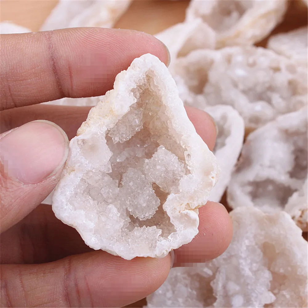 1 шт. Geode сырье нерегулярный натуральный камень рок кристалл кварца кластер друзы минеральный Geode образец украшения дома собрать камни