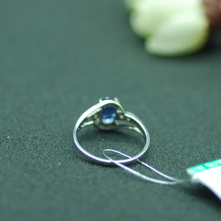 Кольцо из 18 каратного золота с платиновым сапфиром и натуральным сапфиром|gold