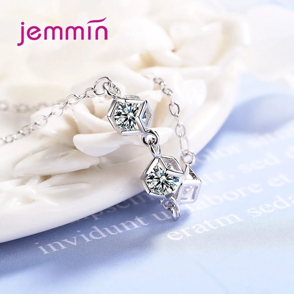 Блестящий квадратный инкрустированный фианитами браслет для женщин Модный