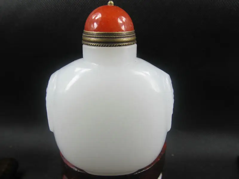 

Chinese White jade carving Perfect shape Nephrite Jade Snuff Bottle