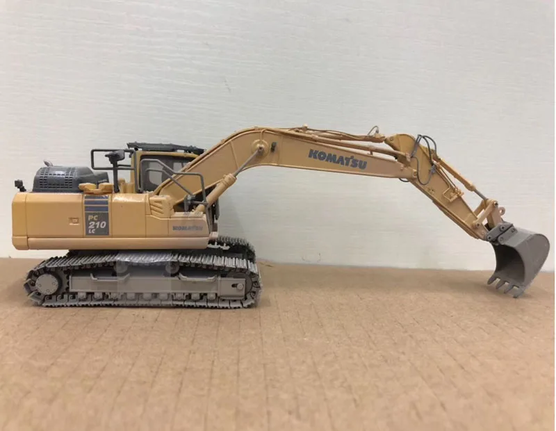 UH8144 Универсальный хобби Komatsu скользких PC210LC-11 экскаватор Металл треки 1/50