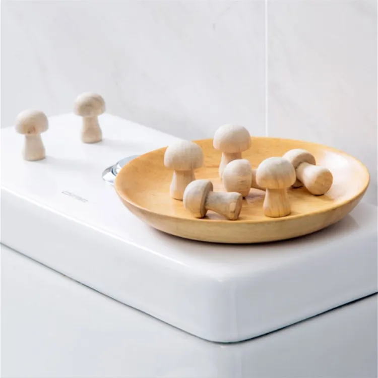 Грибы коричневые съедобные. Деревянные круглые ручки. Разноцветный сорт грибов. Шляпка гриба. Необычные шляпки грибов.