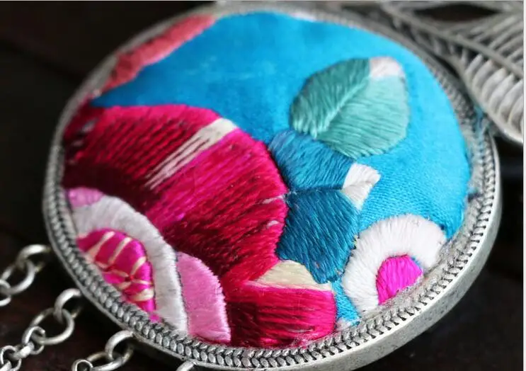 

Miao silver embroidered necklace jewelry pendant random old embroidery