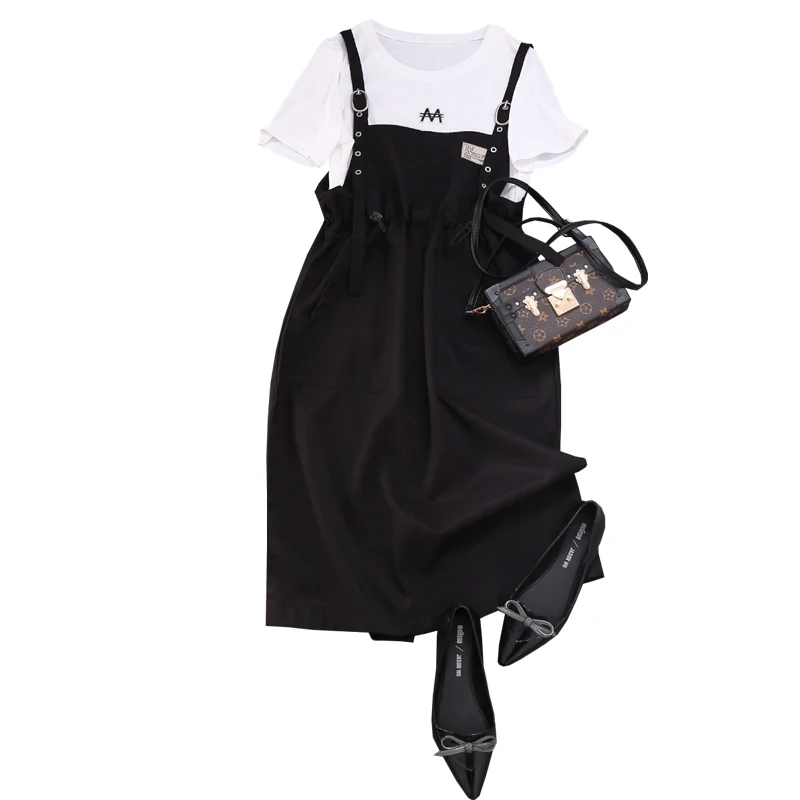 Комплект женской одежды белая трикотажная футболка с коротким рукавом в