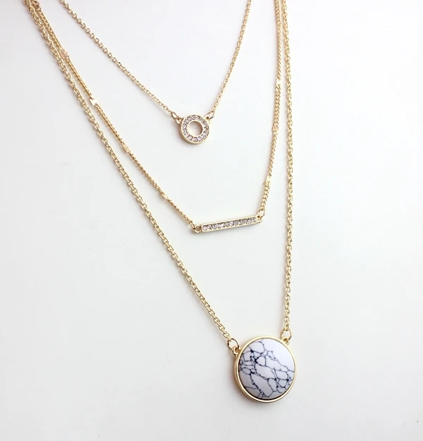 Многослойное ожерелье Длинное колье с золотым паве и круглым мятным белым камнем