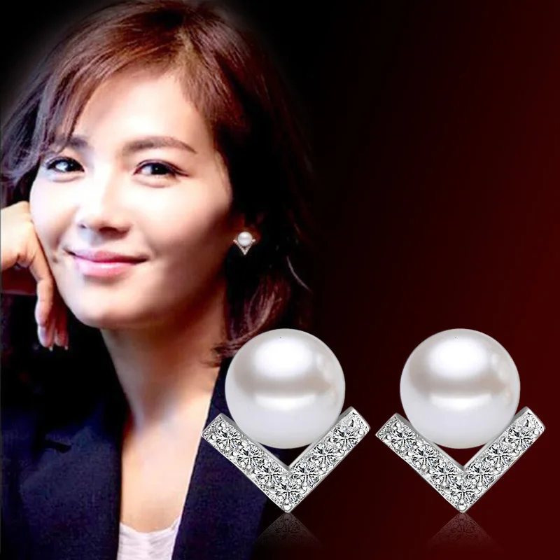 

100% 925 sterling silver fashion triangle pearl shiny crystal ladies`stud earrings women jewelry female gift wholesale