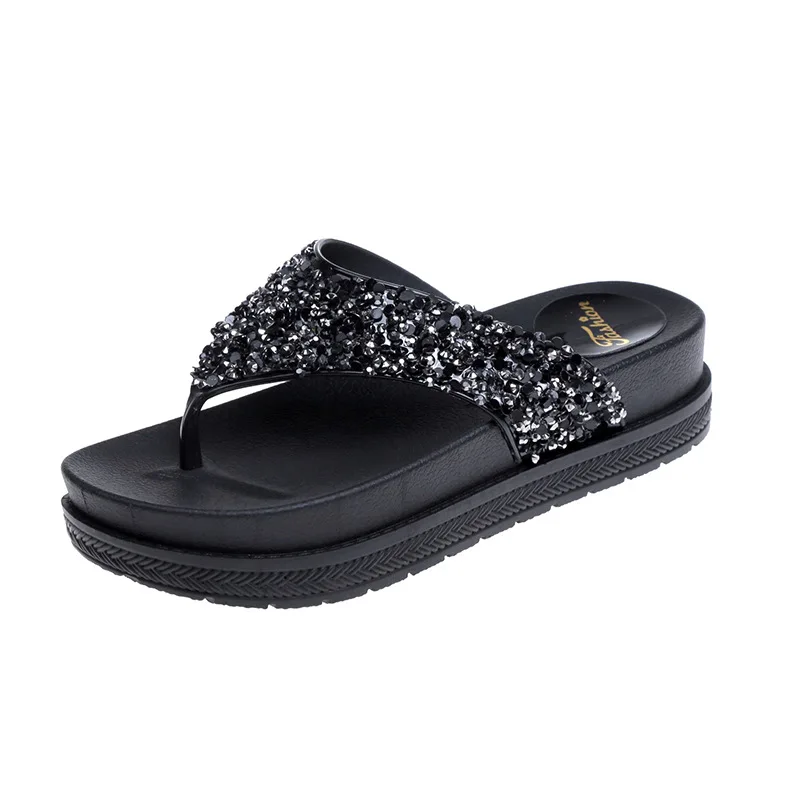 Сланцы женские на низкой платформе шлепанцы с открытым носком танкетке