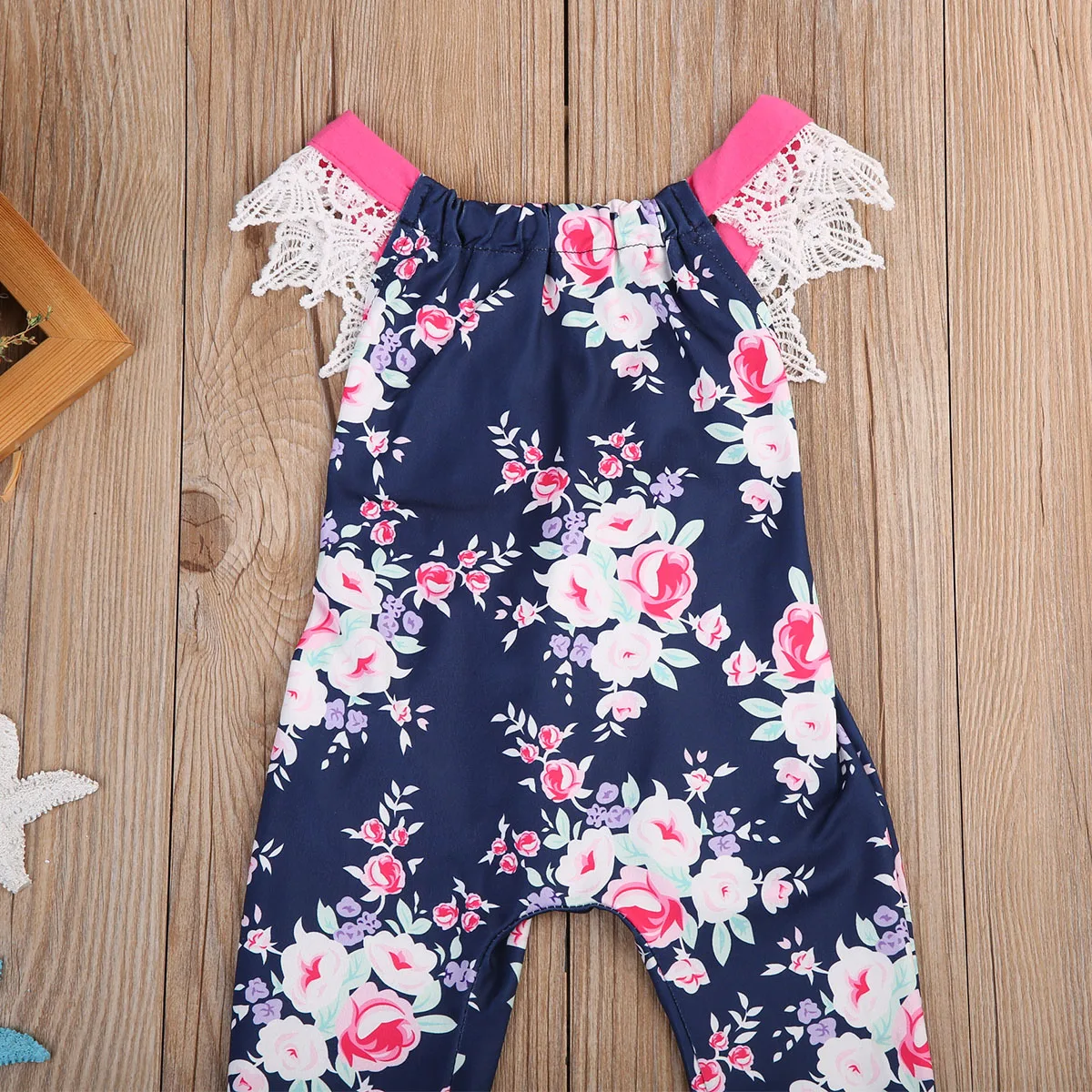 Летний детский комбинезон без рукавов с цветочным кружевом и открытой