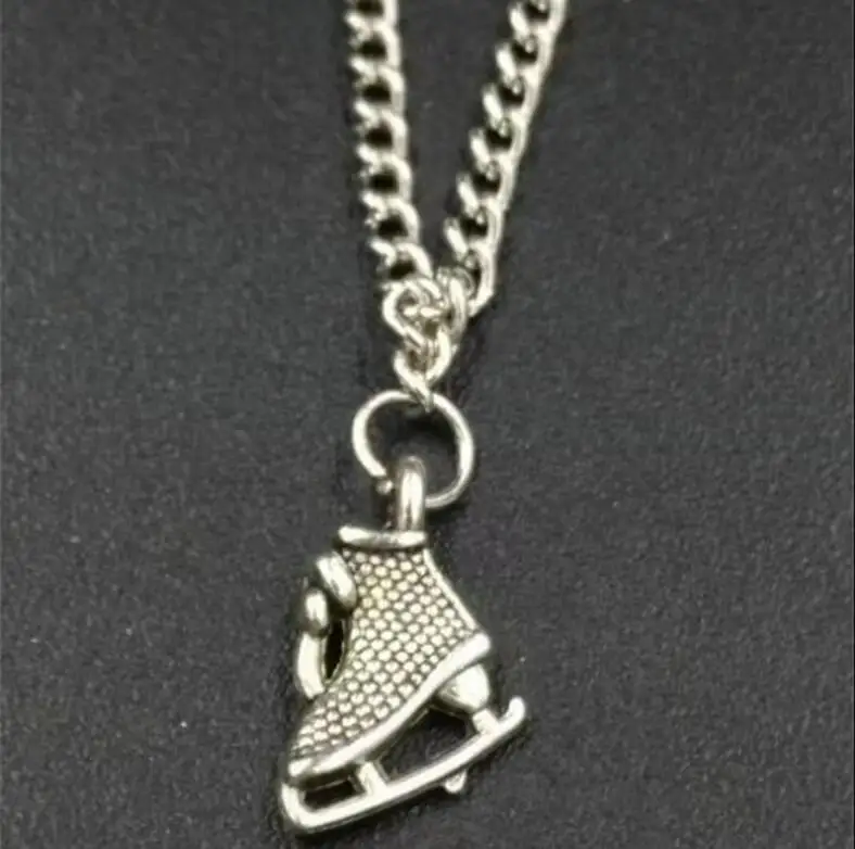 10 шт./Лот Быстрая доставка подвеска в виде хоккейной обуви на удачу модные