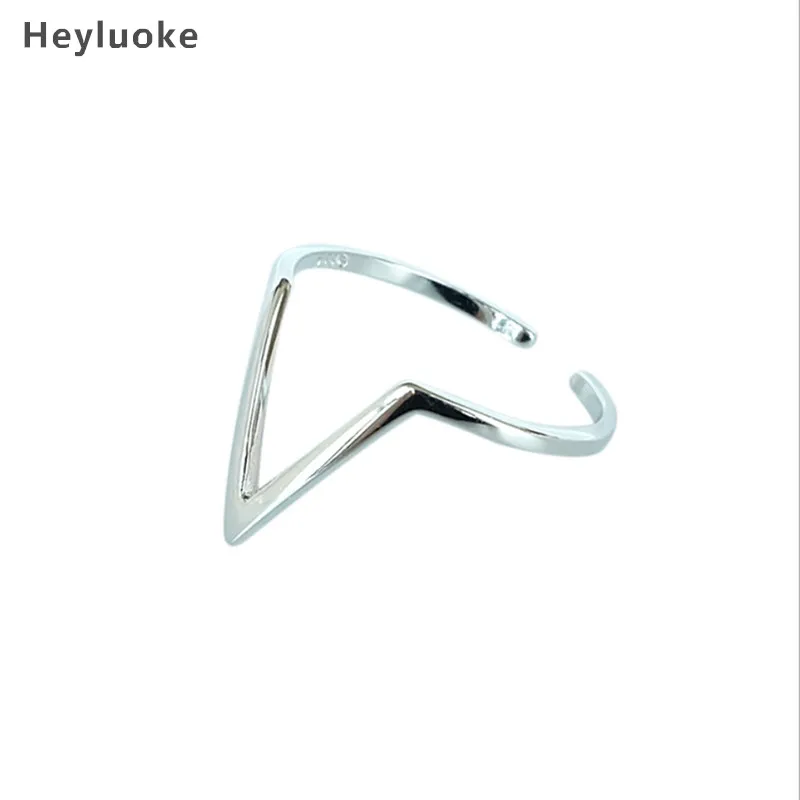 

2020 Top Fashion Rings Anel Masculino Anillos Letter "v" Victory Pattern Finger Ring For Women Tibetan Silver Jewelry Hot Sell