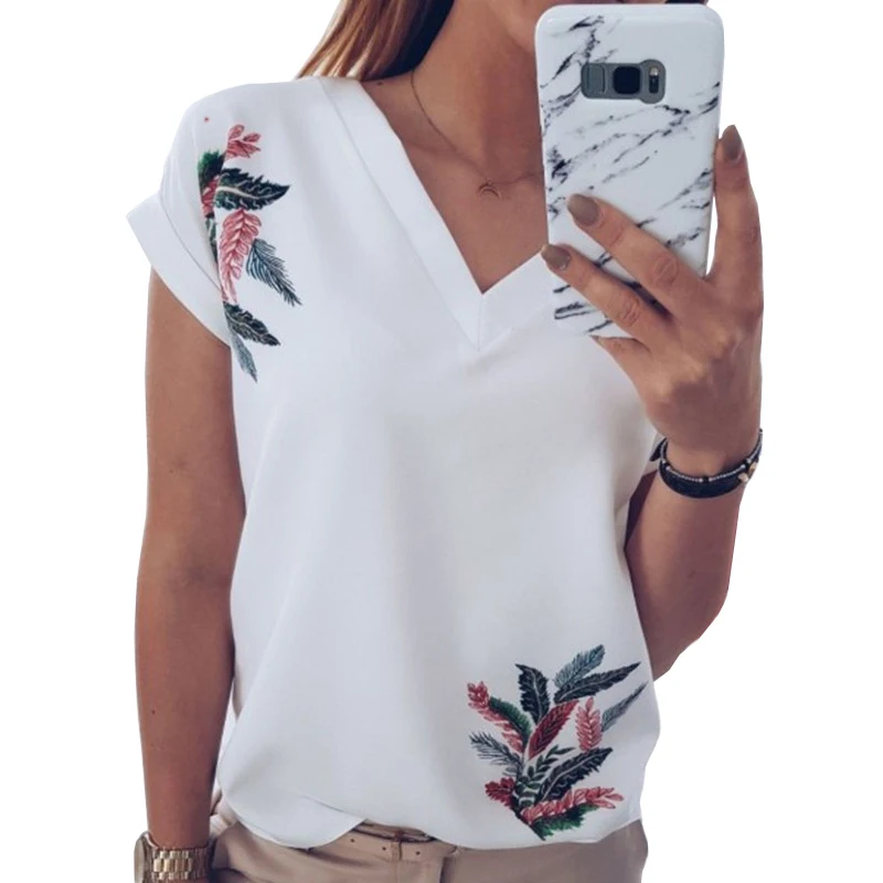 Женская футболка с v-образным вырезом и цветочным принтом серая розовая белая