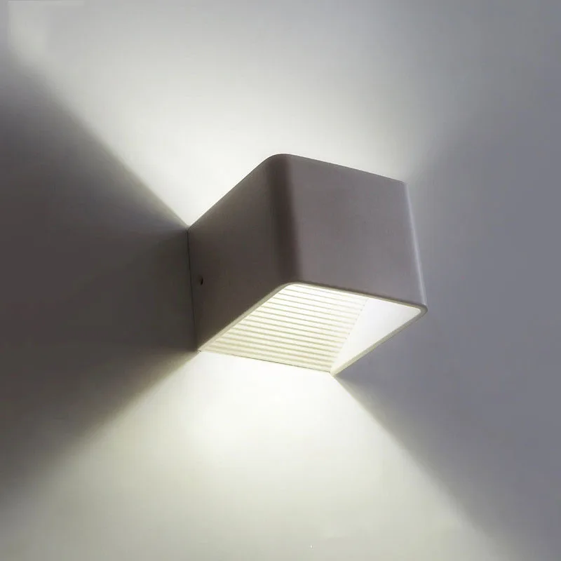 Современный квадратный светодиодный светильник настенный комнатный для