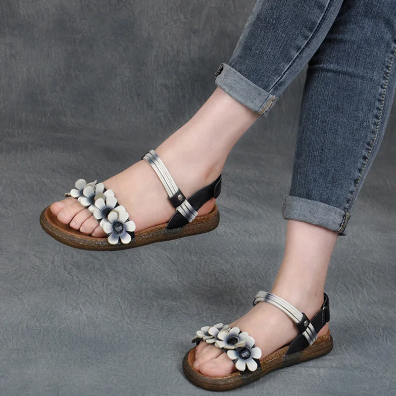 

CEYANEAO National Wind Retro leather toe one sandals with a buckle, women's shoes on a soft flat sole summer C606