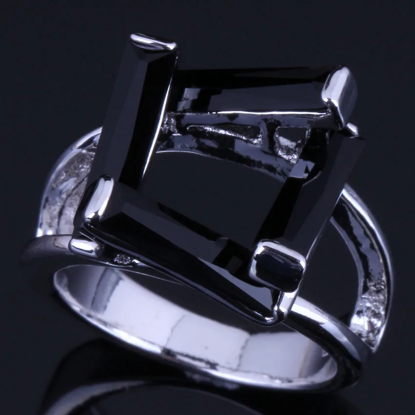 

Absorbing Rectangle Black Cubic Zirconia Silver Plated Ring V0614