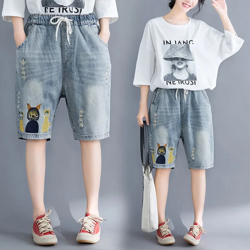 3XL Kawaii вышивка кошка Джинсы женские рваные короткие размера плюс широкие брюки эластичные Высокая талия летние джинсовые брюки до колена