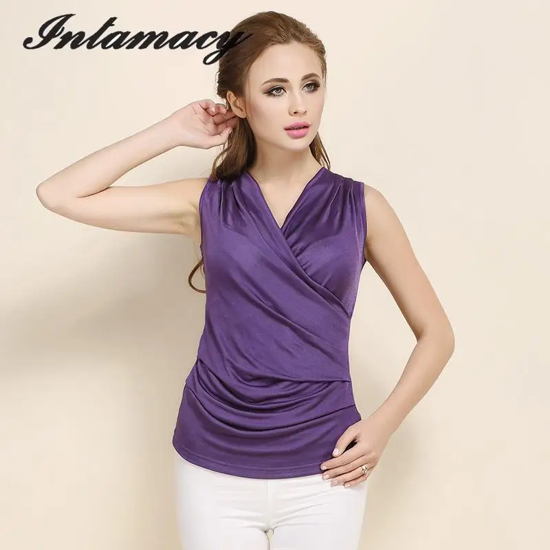 Шелковая трикотажная жилетка без рукавов с треугольным вырезом плиссированная