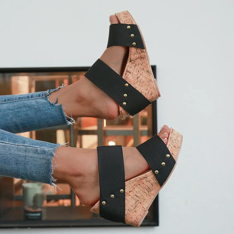 Модные вечерние женские шлепанцы коллекция 2019 года Летняя женская пляжная обувь