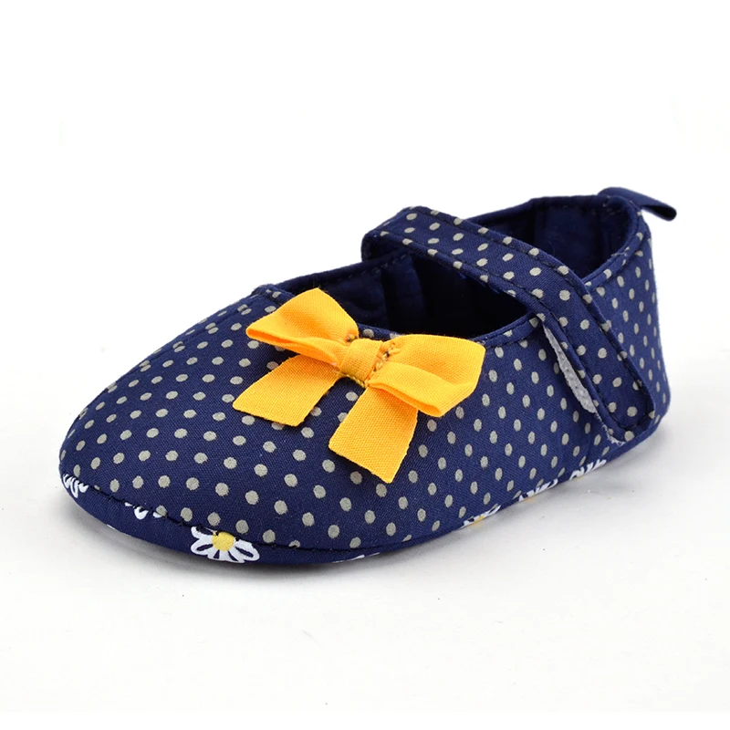 Обувь в горошек с желтым бантом-бабочкой для новорожденных девочек нескользящая