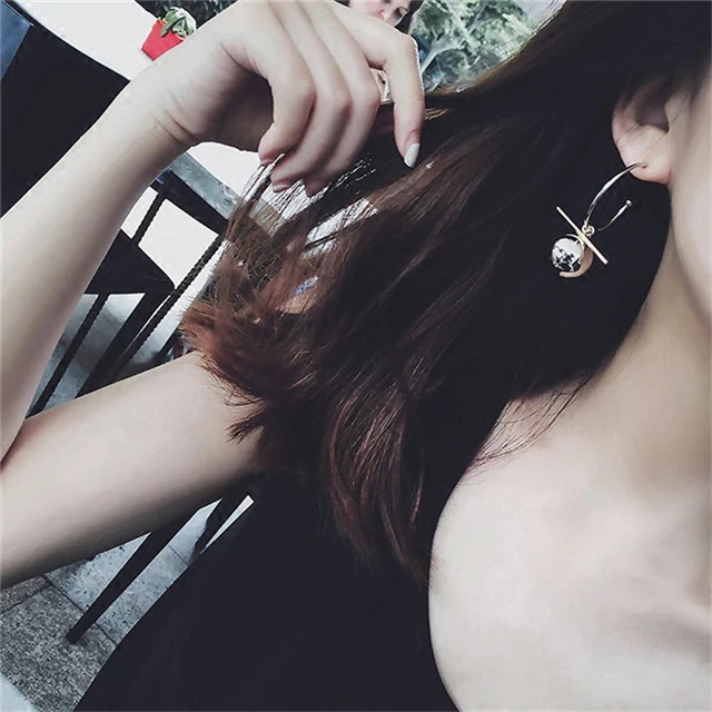 Полукруглые серьги-кольца с металлическим шариком серьги-подвески для