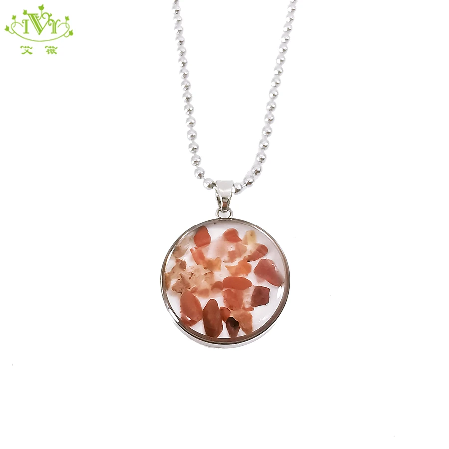 Ожерелье-чокер из натурального камня с красными кристаллами