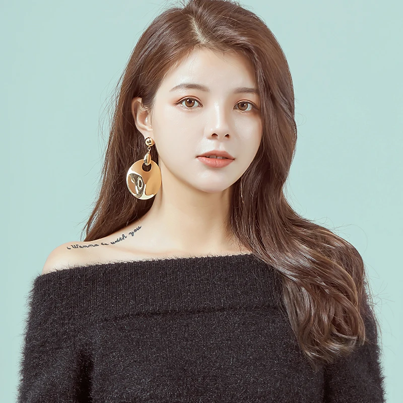 Геометрические круглые серьги с металлической текстурой модные гладкие