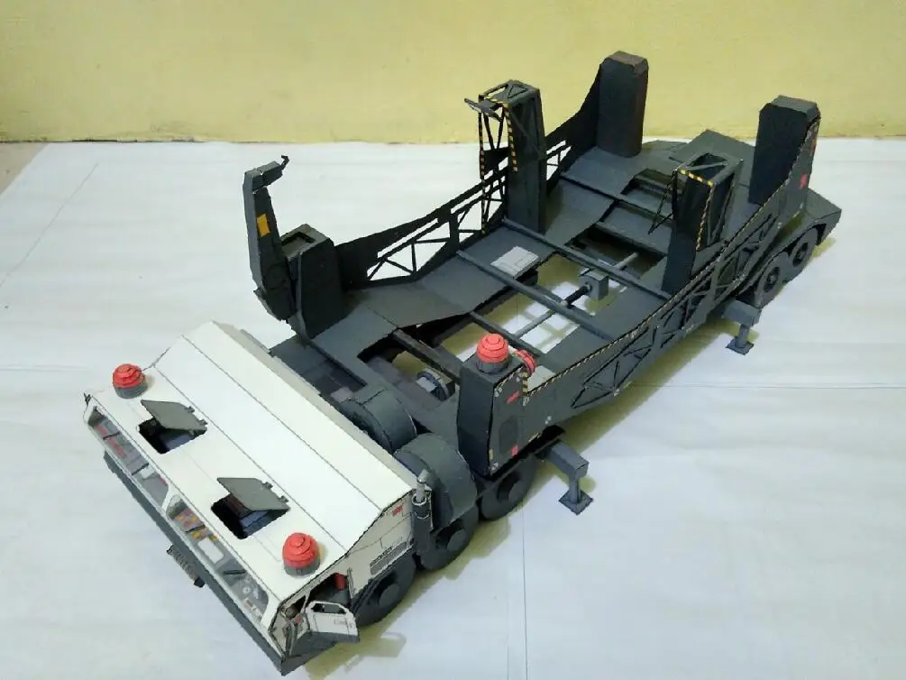 Мобильный полицейский меча Gundam/1/35 как и бумажная модель перевозчика|Картонные