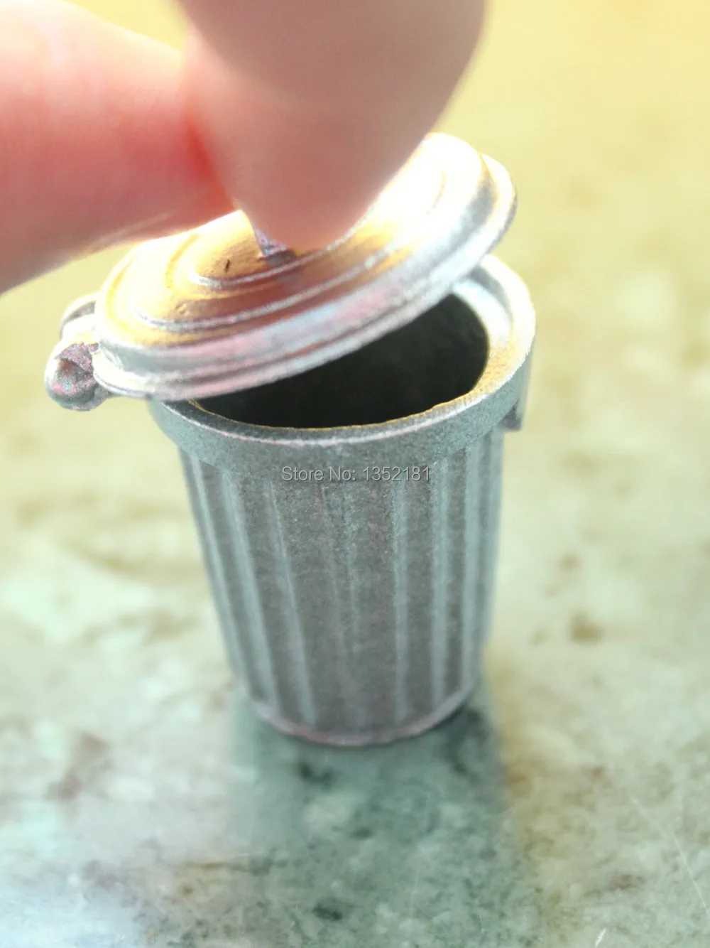 Cute Dollhouse Miniature Trash can 4020