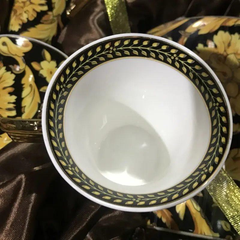 Европейская желтая кофейная чашка с блюдцем из костяного фарфора, керамическая чайная чашка, набор для кофейника, роскошный подарок, идеи, фарфоровая чашка ручной работы