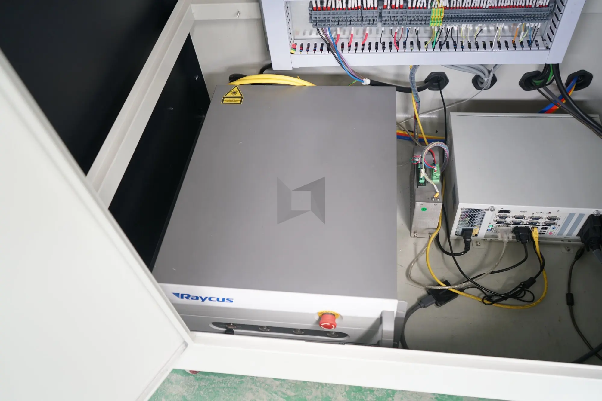 500 Вт волоконно лазерная машина для резки металла резка цена/500 лазерный