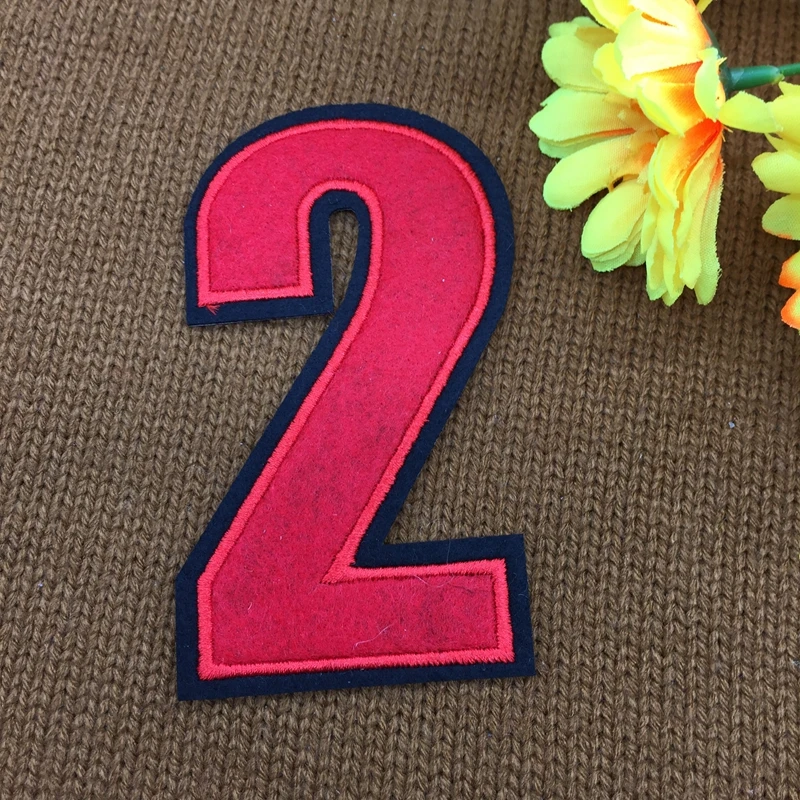 Розничная продажа ~ 1 шт. футболист рубашка поло Красный значок нашивки Железный