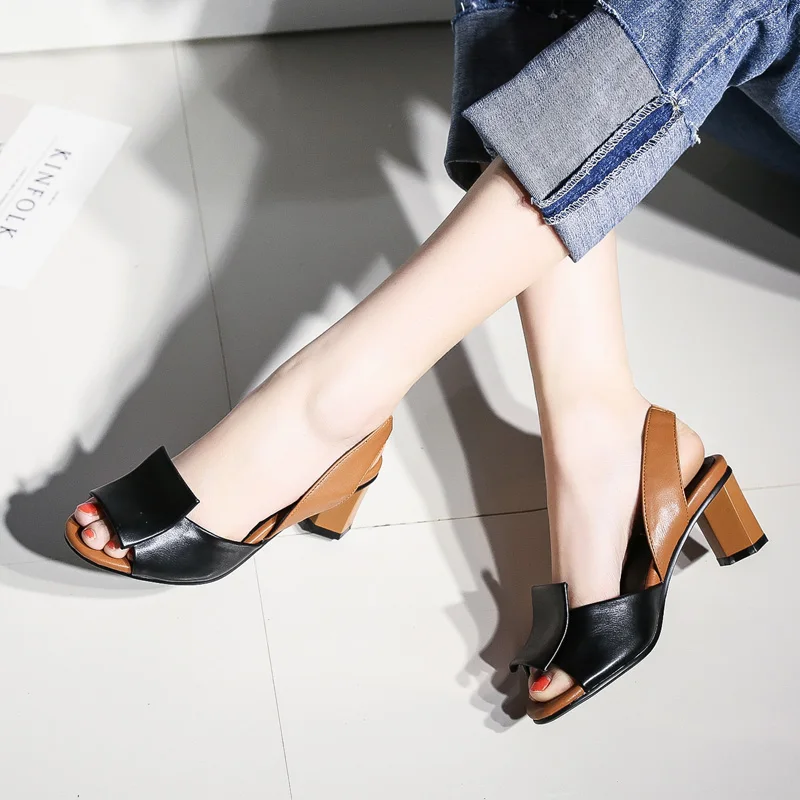 Женские сандалии-гладиаторы на толстом высоком каблуке с открытым носком в стиле