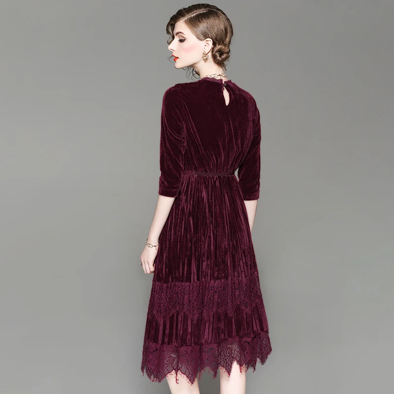 Весенне-осеннее женское платье с кружевным низом темно-зеленое бархатное